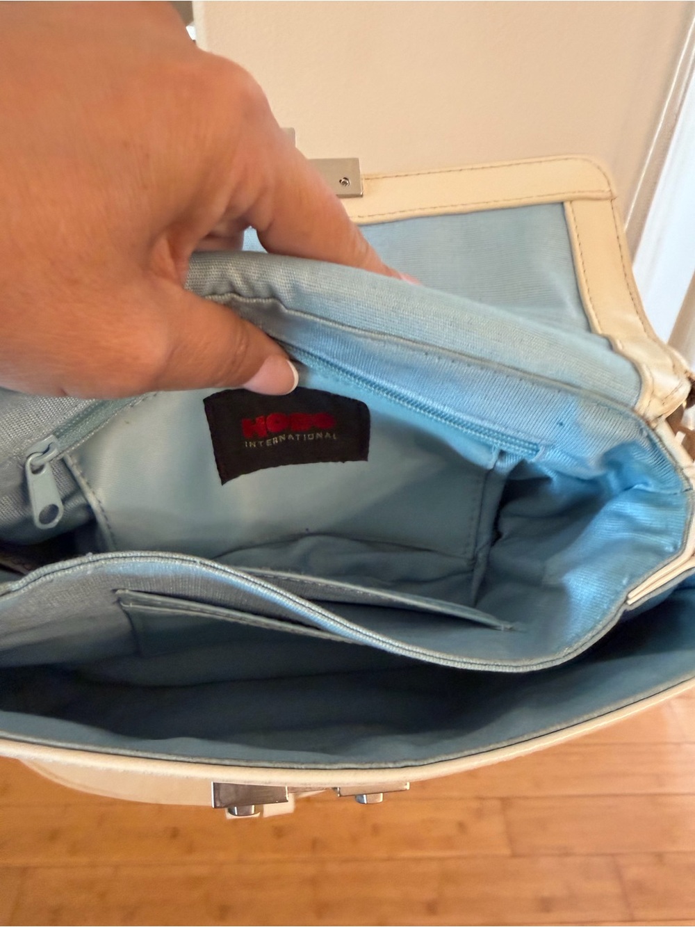Hobo Leather Shoulder Bag in Cream - Picture 9 of 9